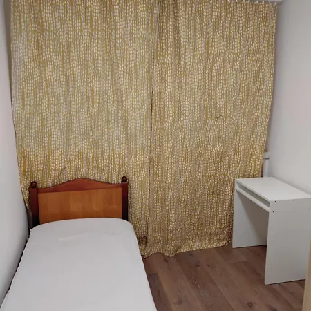 Guest house 5 Separate In A Shared Near Skytower Close To Center