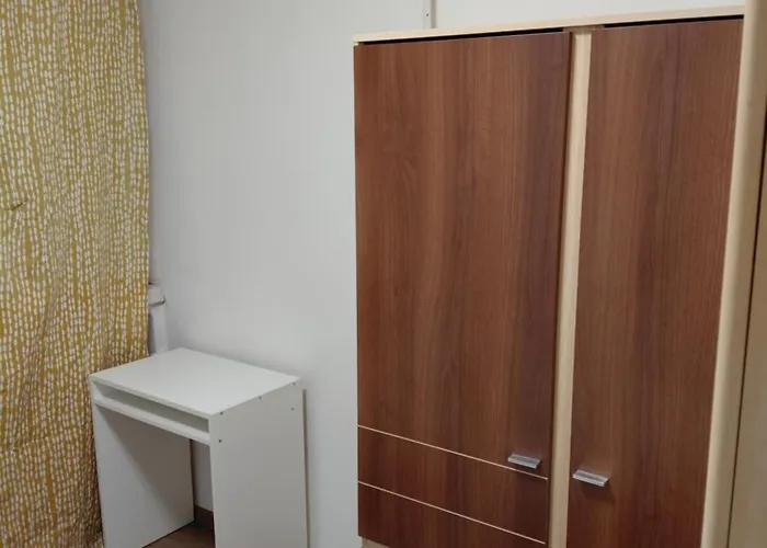 5 Separate In A Shared Near Skytower Close To Center Wroclaw