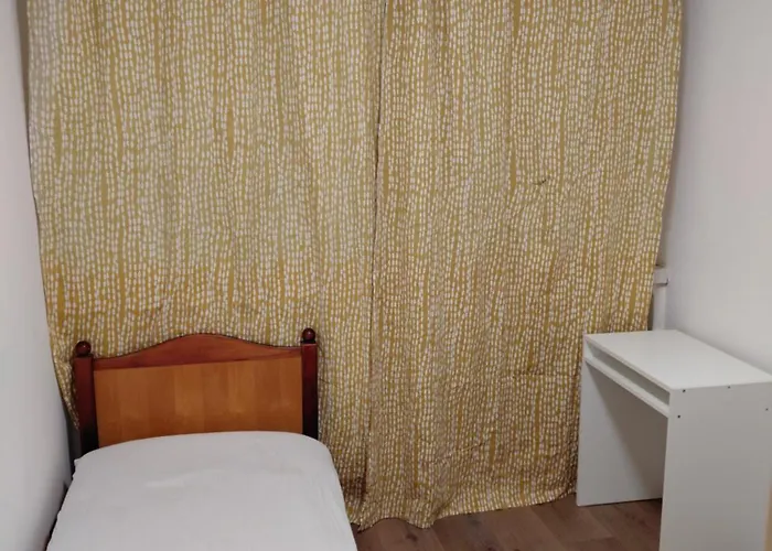 Guest house 5 Separate In A Shared Near Skytower Close To Center