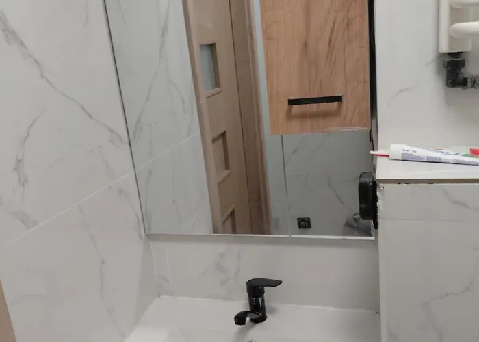 5 Separate In A Shared Near Skytower Close To Center Guest house 3*